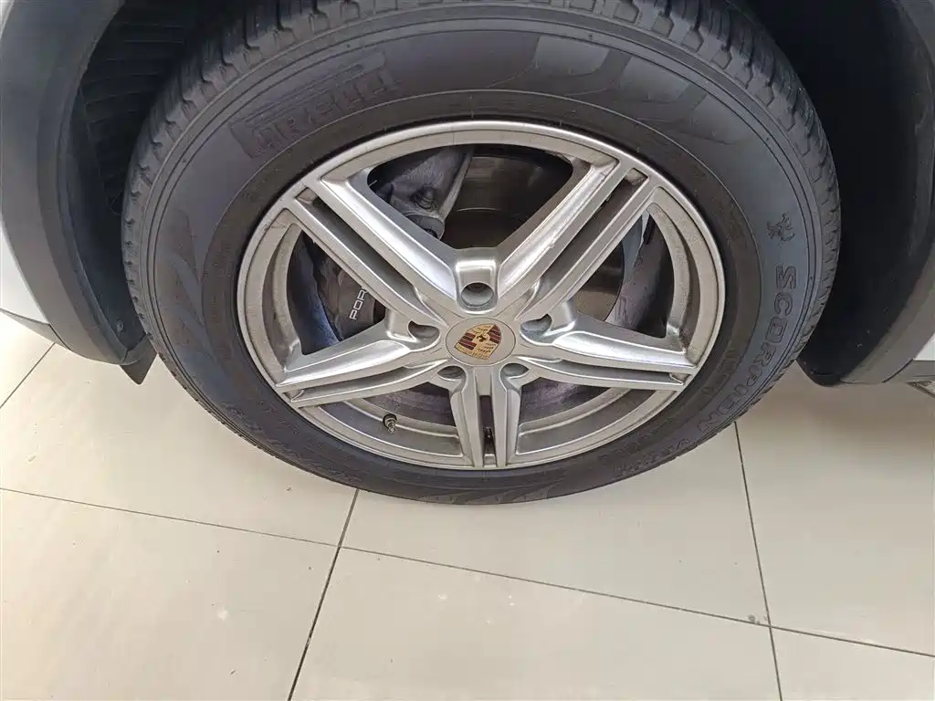 Porsche Cayenne 2014 Cayenne Platinum Edition 3.0T фото 23
