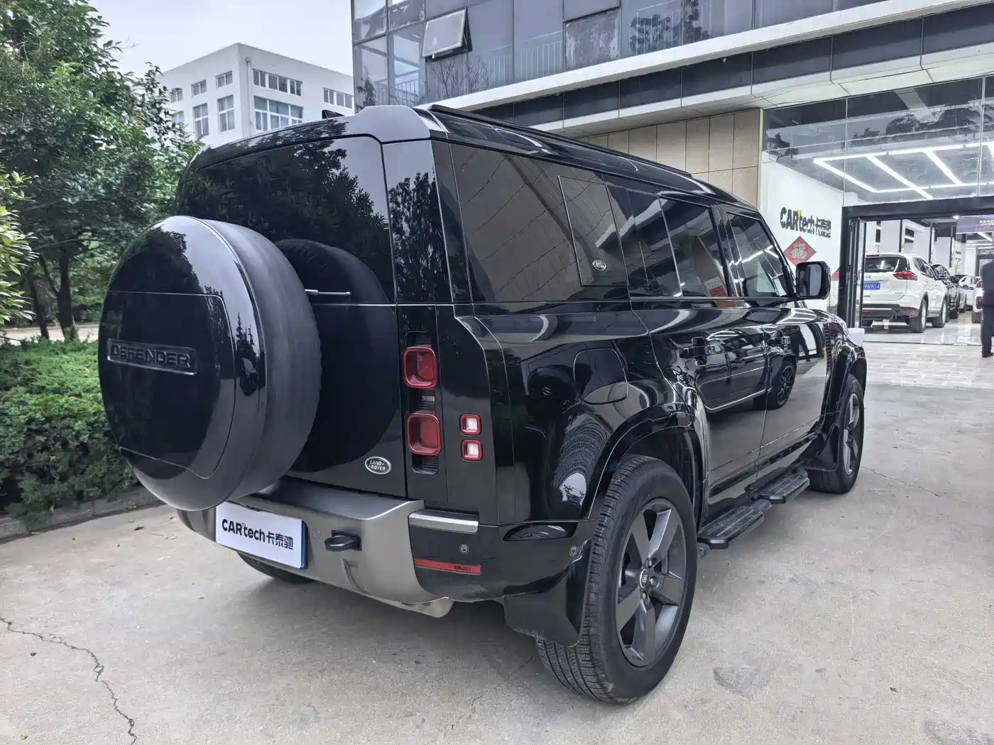Land Rover Defender 2024 110 3.0T P400 X-DYNAMIC HSE фото 11