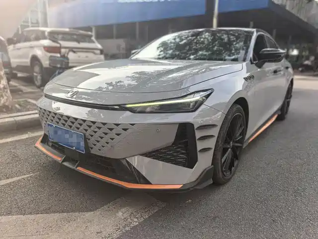 Changan UNI-V 1.5T, Премиум Спорт