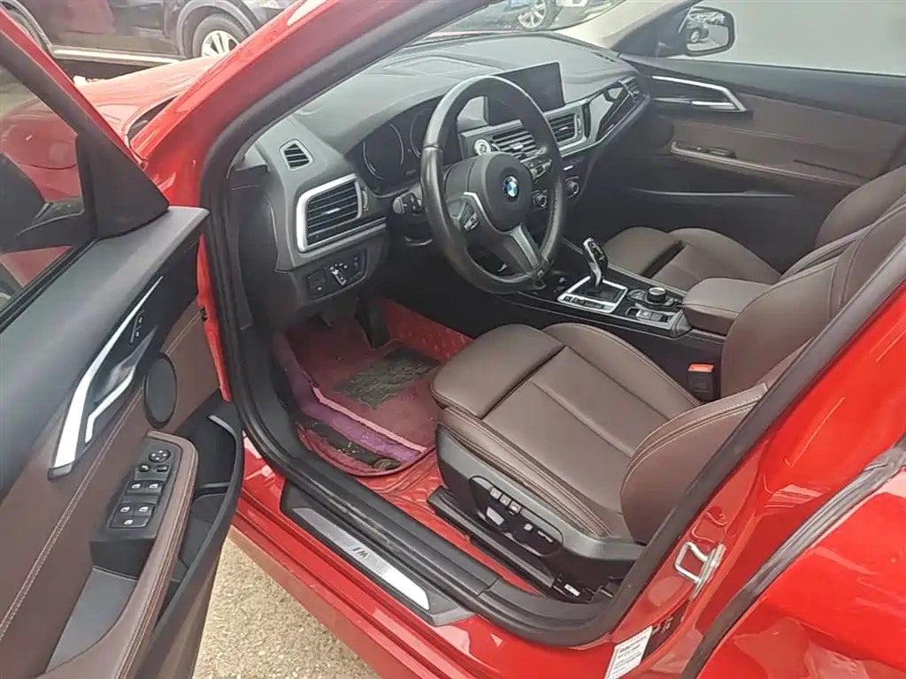 BMW 1 Series 2020 Model 120i M Sport Package фото 16