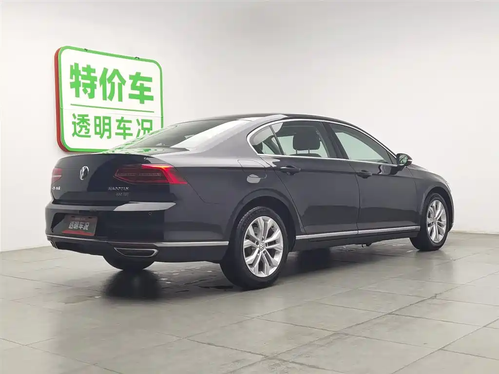 Volkswagen Magotan 2018 Facelift 330TSI DSG Luxury фото 2