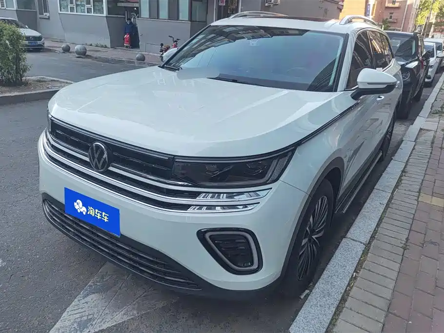 Volkswagen Talagon 2023 330TSI Luxury Touring Edition