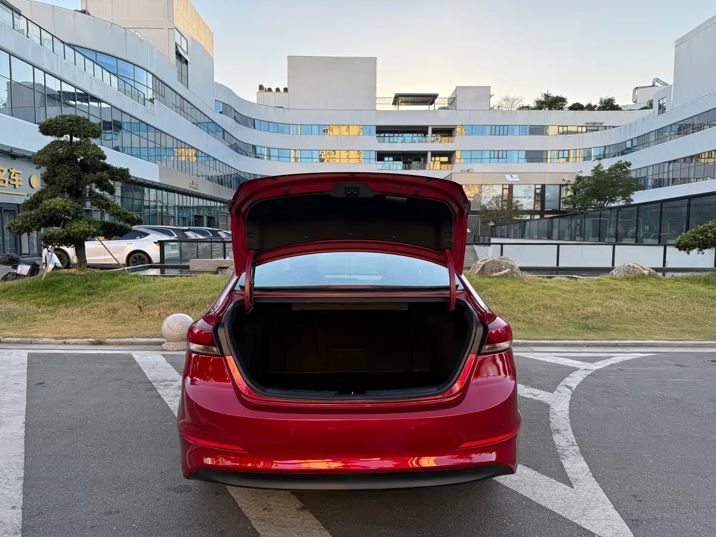 Hyundai Elantra 2016 Model 1.6L Automatic Smart Elite фото 12