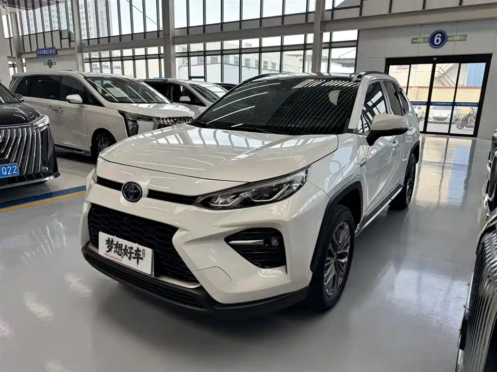 Toyota Wildlander 2023 Hybrid 2.5L E-CVT FWD Luxury PLUS Edition фото 2