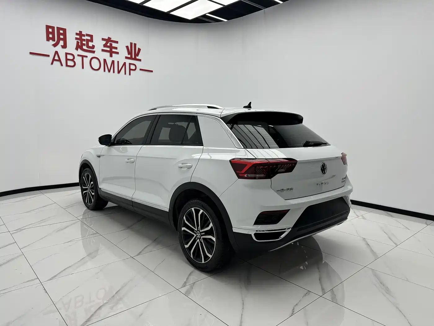 Volkswagen T-ROC 2021 Facelift 280TSI DSG 4WD Luxury Smart Connect Edition фото 8