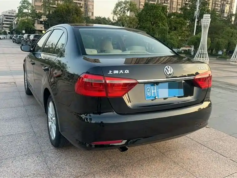 Volkswagen Lavida 2013 Facelift Classic 1.6L Automatic Comfort фото 5