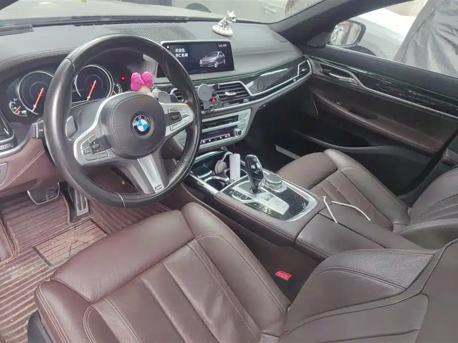 BMW 7 Series 2018 730Li Leading Type M Sport Package фото 12