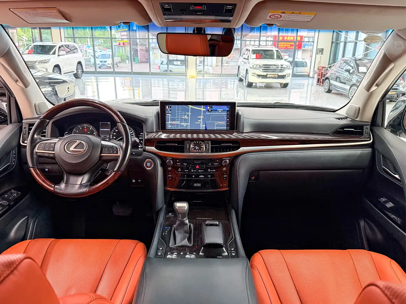 Lexus LX 2016 570 Dynamic Luxury Edition фото 8