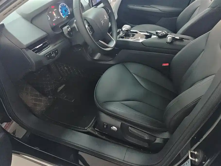 Hongqi E-QM5 2023 Facelift Basic Travel Edition фото 9