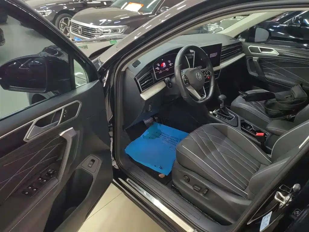 Volkswagen Tiguan L 2022 330TSI Automatic 2WD Smart Edition фото 12