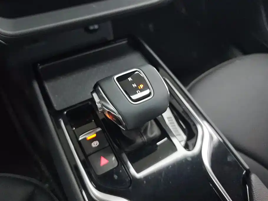 Hongqi E-QM5 2023 Facelift Basic Travel Edition фото 16