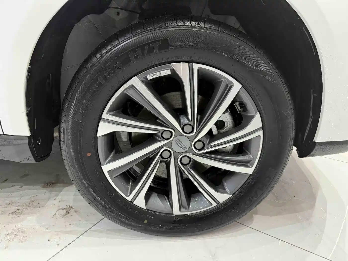 GEELY AUTOMOBILE VISION X6