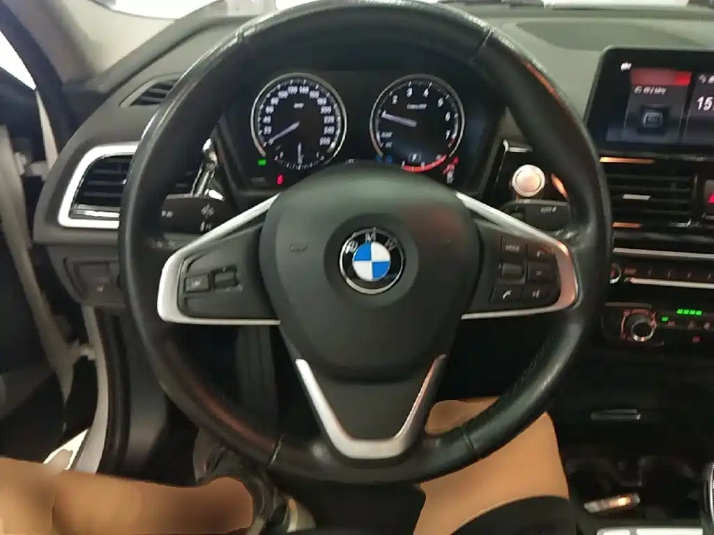 BMW 1-SERIES