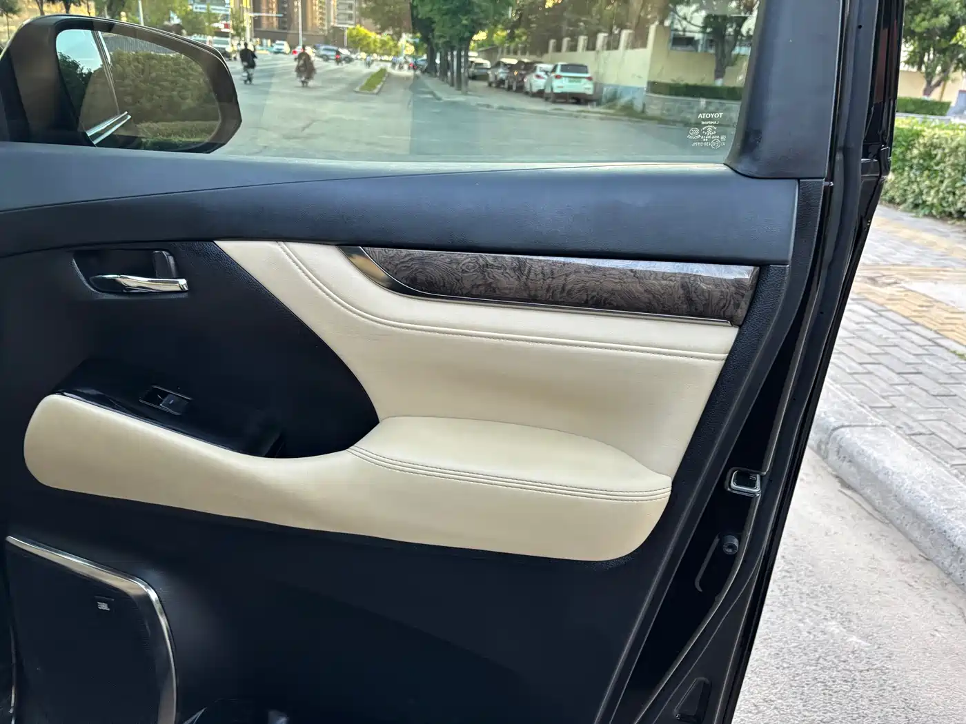Toyota Vellfire 2023 Crown Hybrid 2.5L HV Ultimate фото 20
