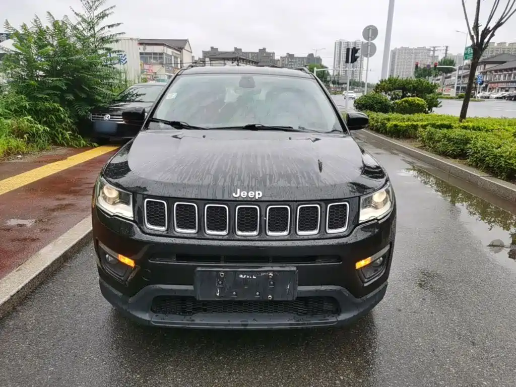 Photo 3 - Jeep Compass