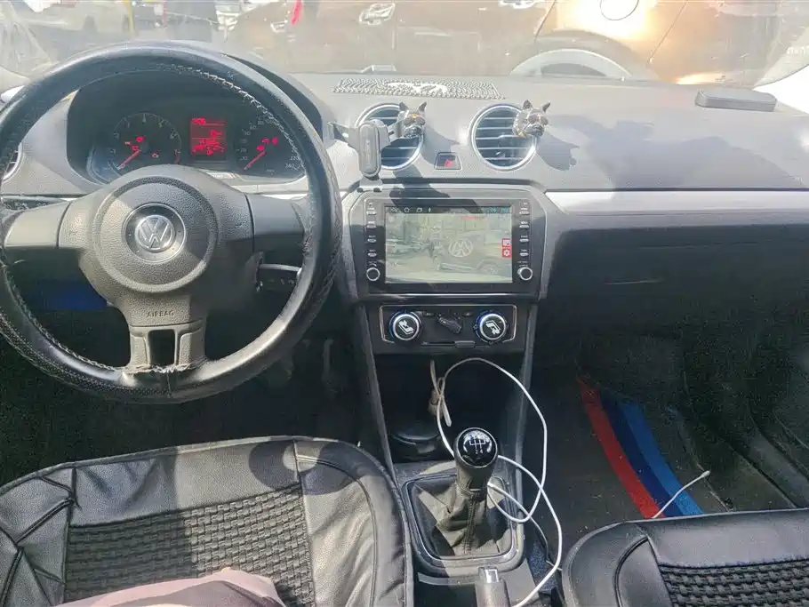 Volkswagen Jetta 2015 1.6L Manual Trend фото 12