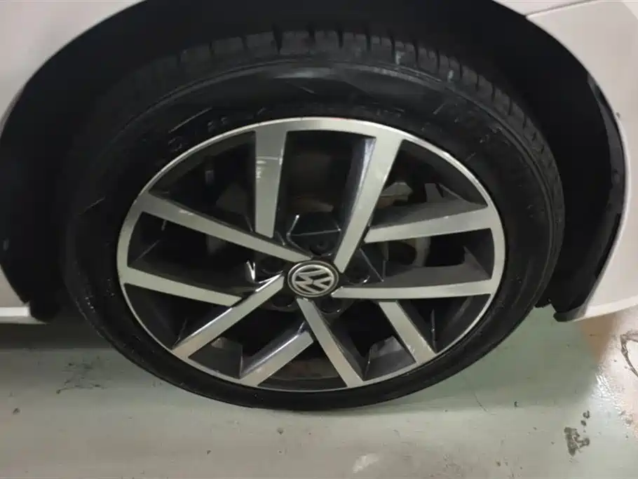 Volkswagen Golf 2020 Beloved Edition 280TSI DSG Comfort фото 6