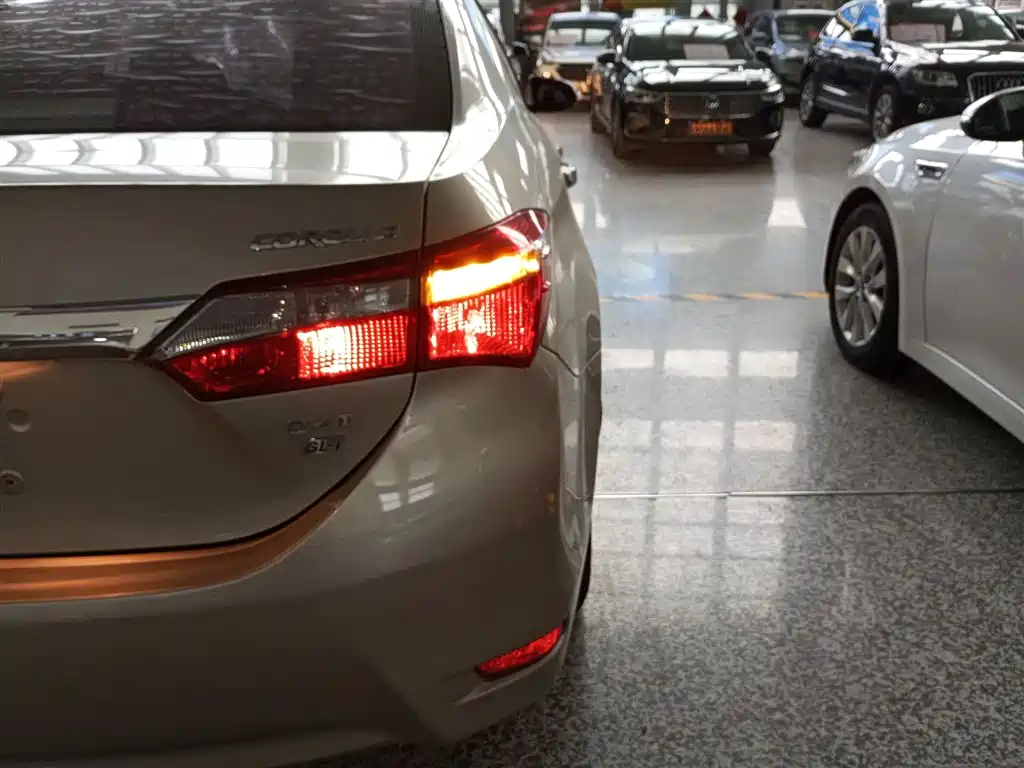 Toyota Corolla 2017 Facelift 1.2T S-CVT GL-i фото 24