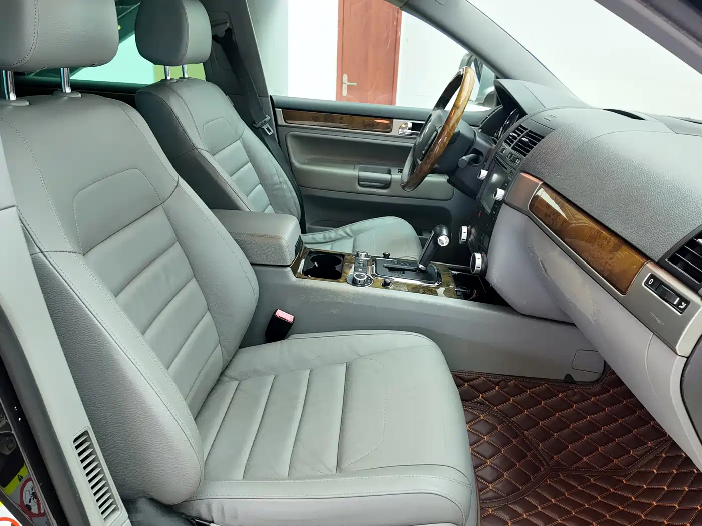 Volkswagen Touareg 2010 3.6 Limited Comfort Edition фото 7