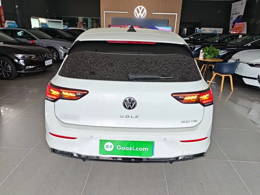 Volkswagen Golf 2026 2025 Second Facelift 300TSI R-Line