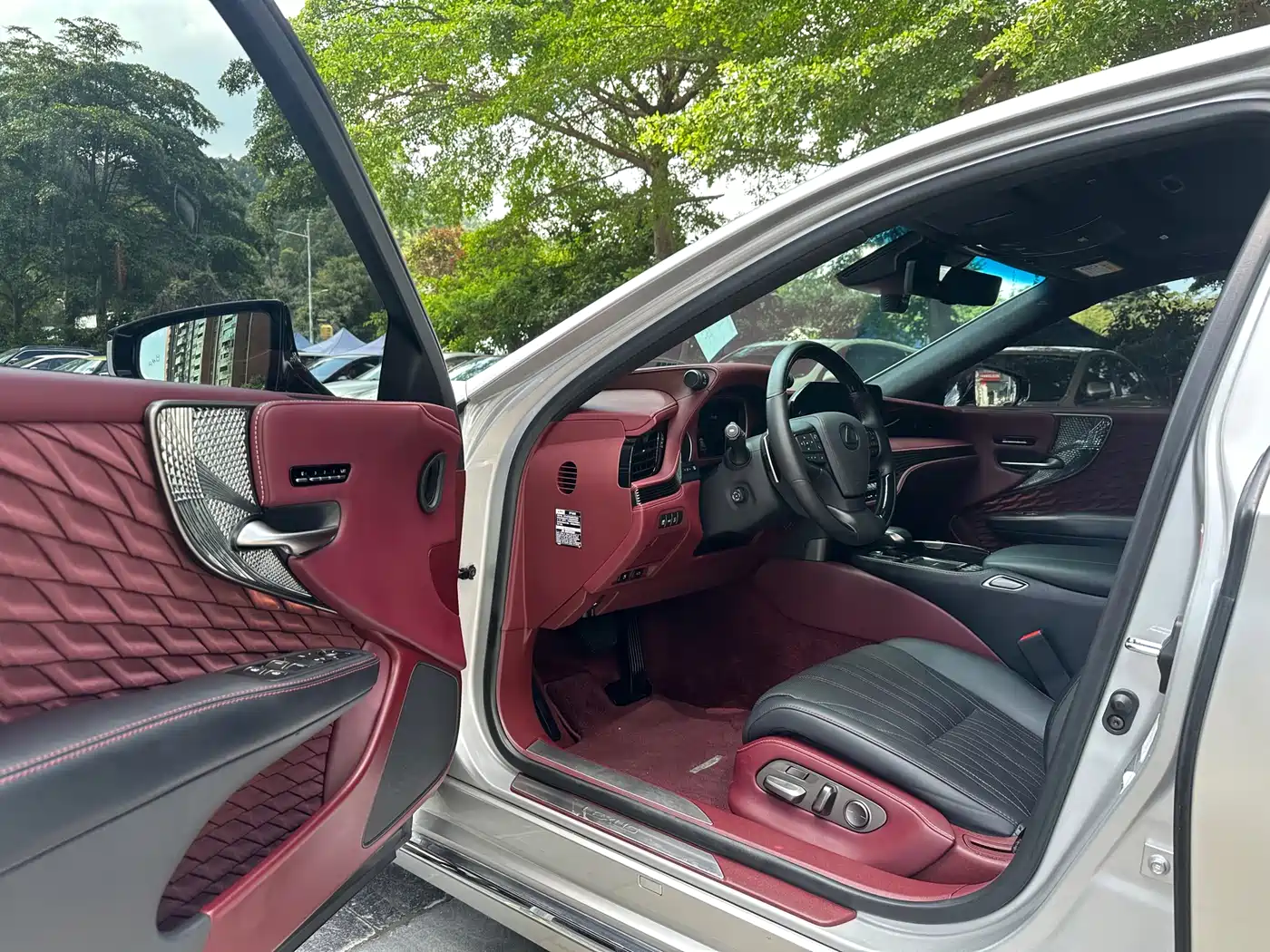 Lexus LS 2021 500h Executive Edition фото 4