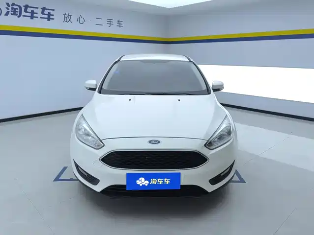 Ford Focus 2017 Hatchback 1.6L Auto Comfort Smart Edition — фото 2