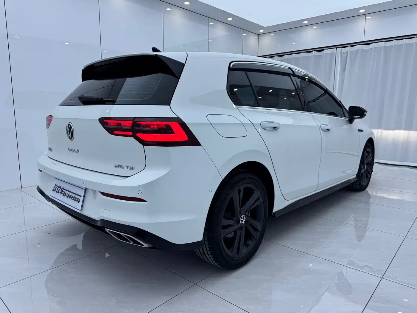 Volkswagen Golf 2023 Model 280TSI DSG R-Line фото 4