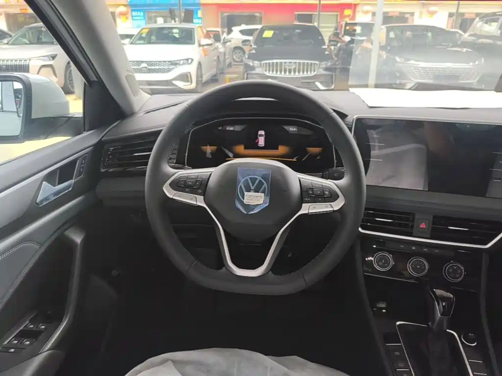 Volkswagen Sagitar 2026 2025 Model Year Facelift 200TSI DSG Soaring Edition