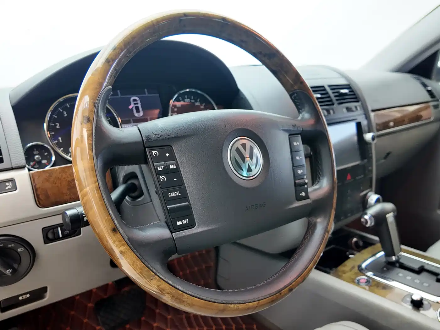 Volkswagen Touareg 2010 3.6 Limited Comfort Edition фото 9