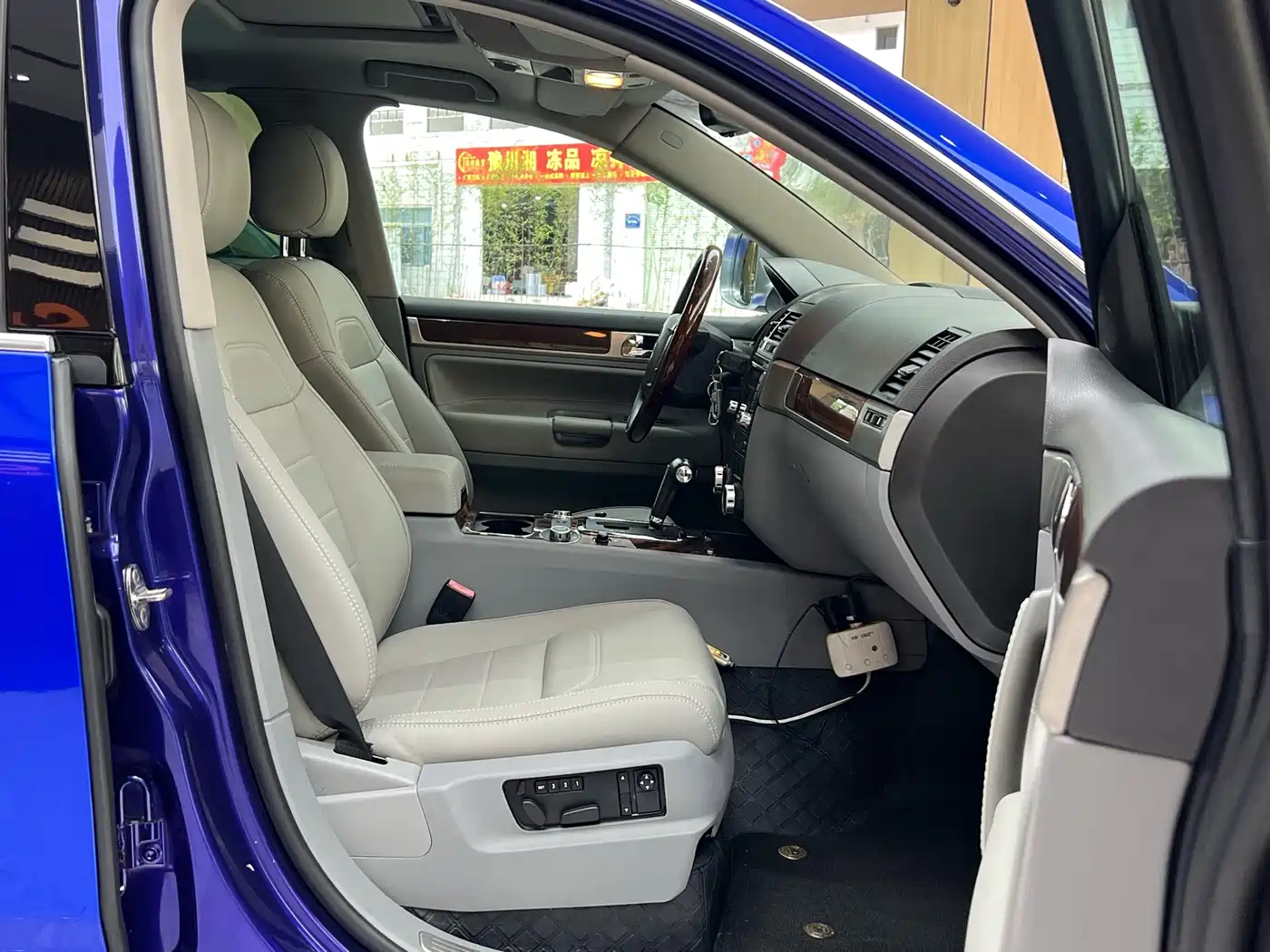 Volkswagen Touareg 2007 4.2L Premium фото 21