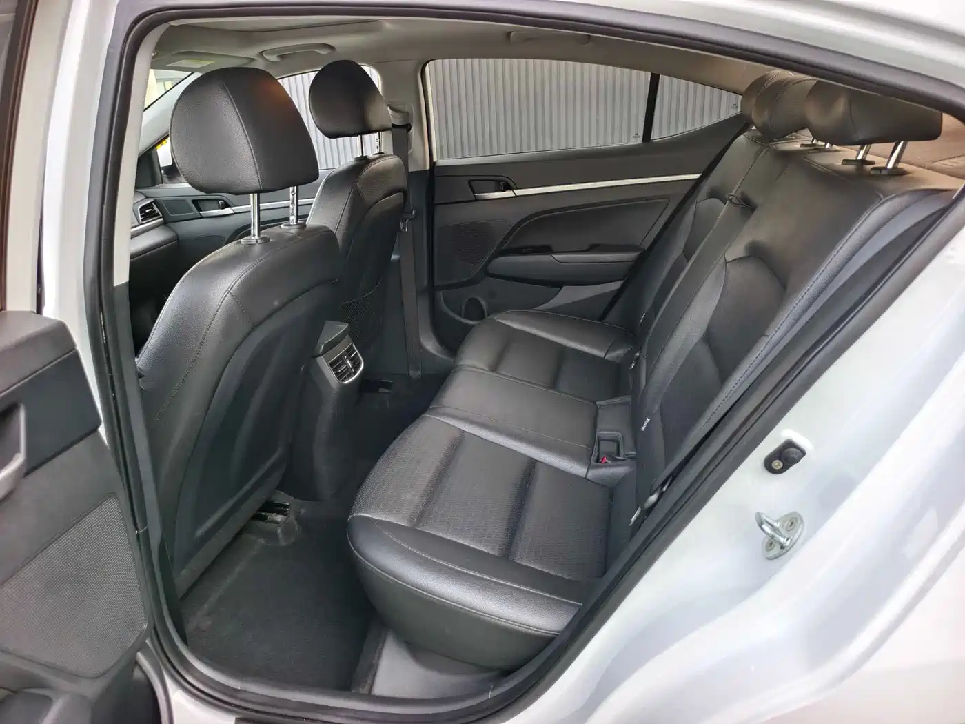 Hyundai Elantra 2020 1.5L CVT Smart Style·Elite фото 11