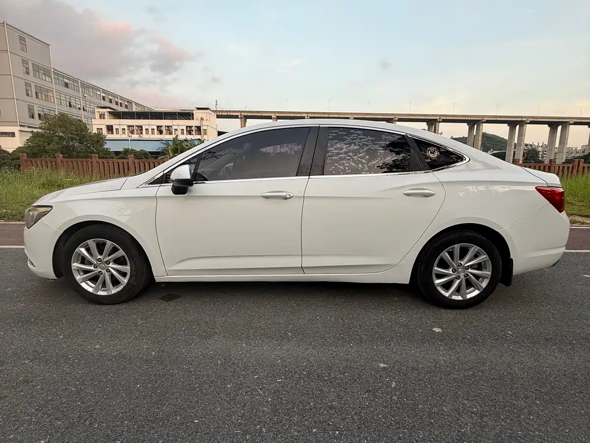 Buick Verano 2017 Sedan 15S Automatic Leading фото 11