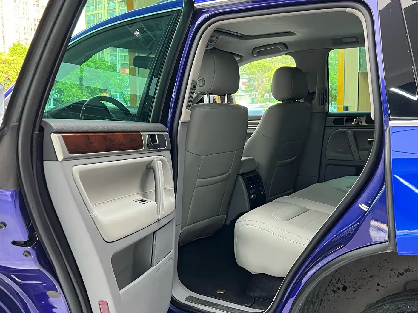 Volkswagen Touareg 2007 4.2L Premium фото 18