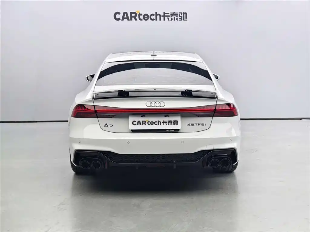 Audi A7 2023 Model 45 TFSI Premium Selection Edition фото 4