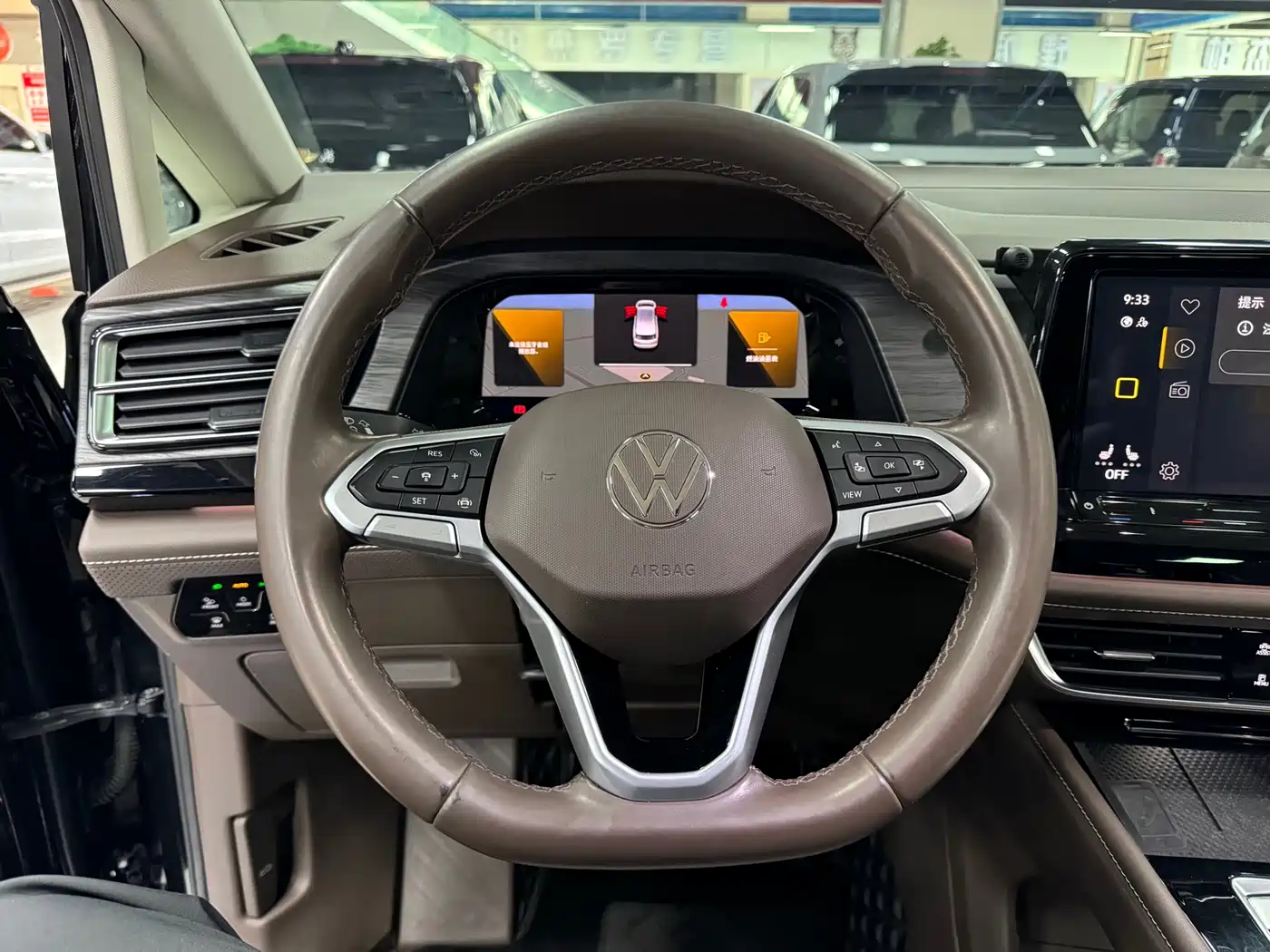 Volkswagen Viloran 2022 380TSI Premium Edition фото 13