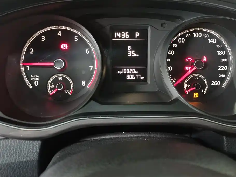 Volkswagen Passat 2015 1.8TSI DSG Honor Edition фото 14