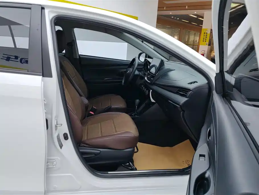 Toyota YARiS L Zhi Xuan 2020 1.5L CVT Leading Edition фото 8