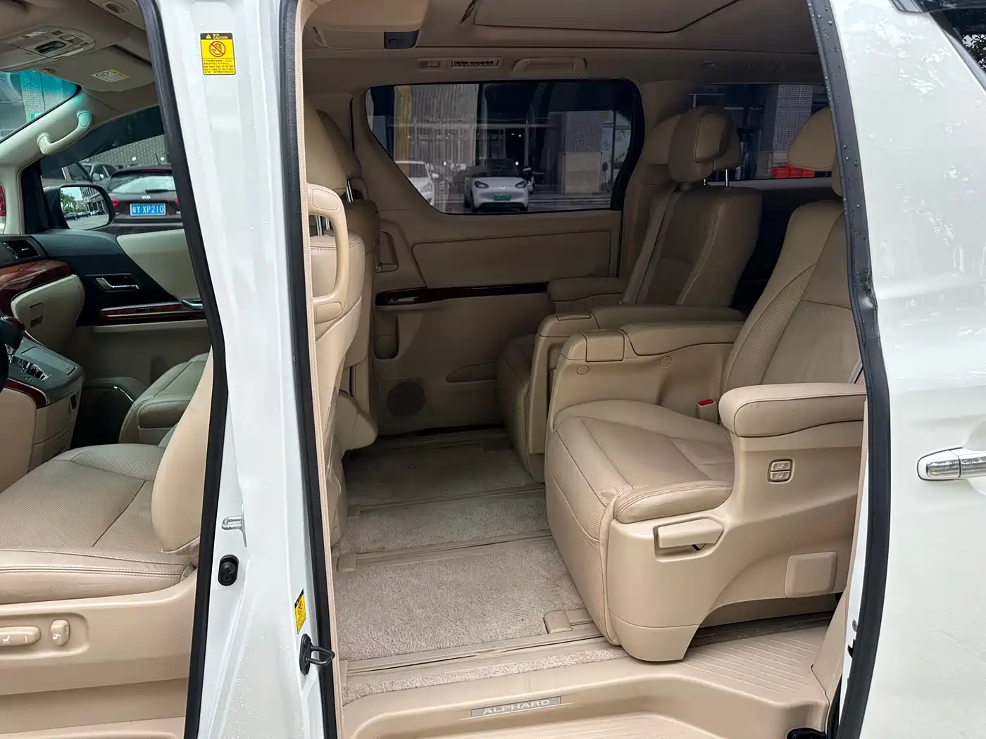 Toyota Alphard 2011 3.5L Luxury Edition фото 9