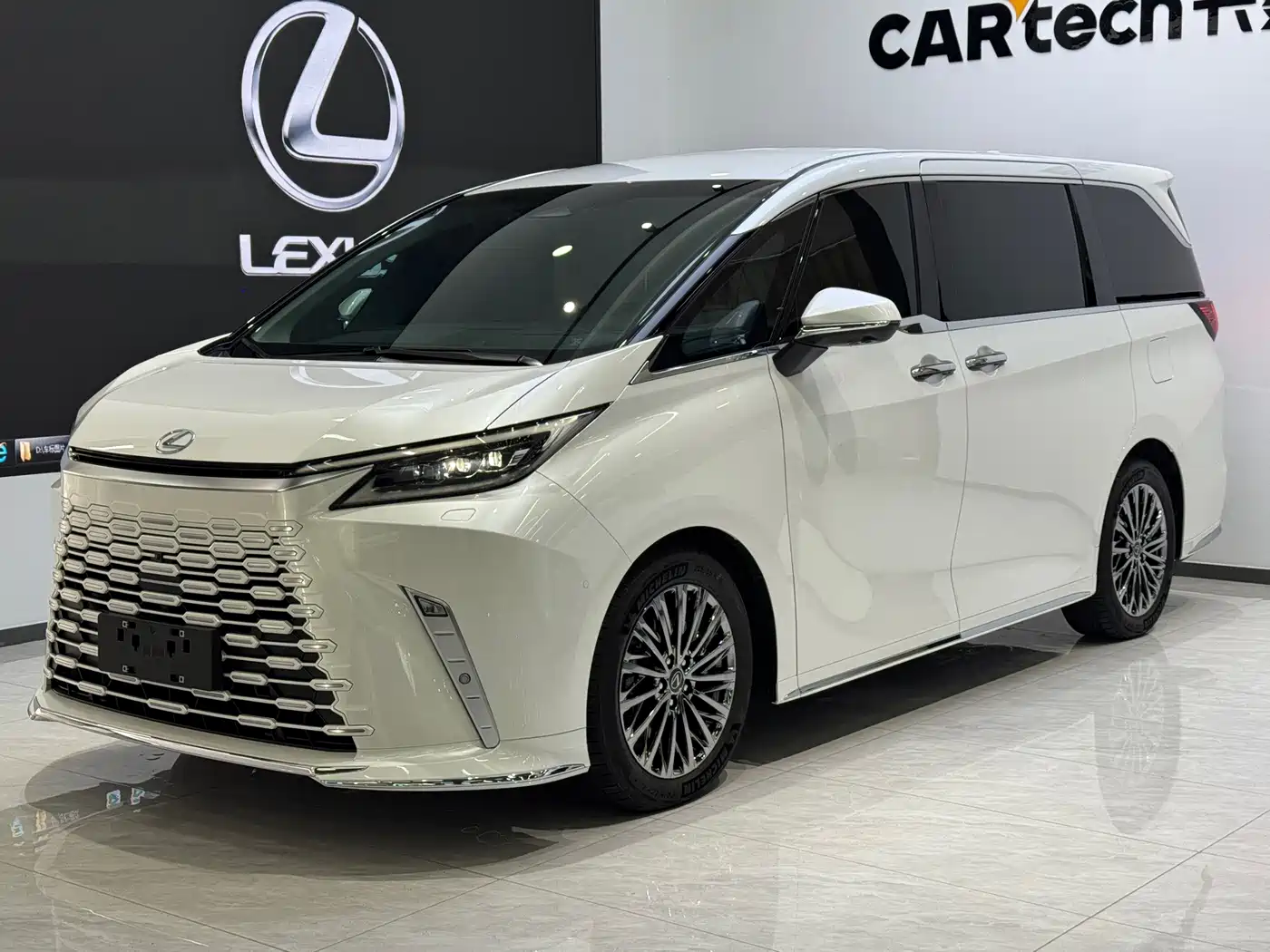 Lexus LM 2026 2025 Model 500h Six-Seater Prestige Edition