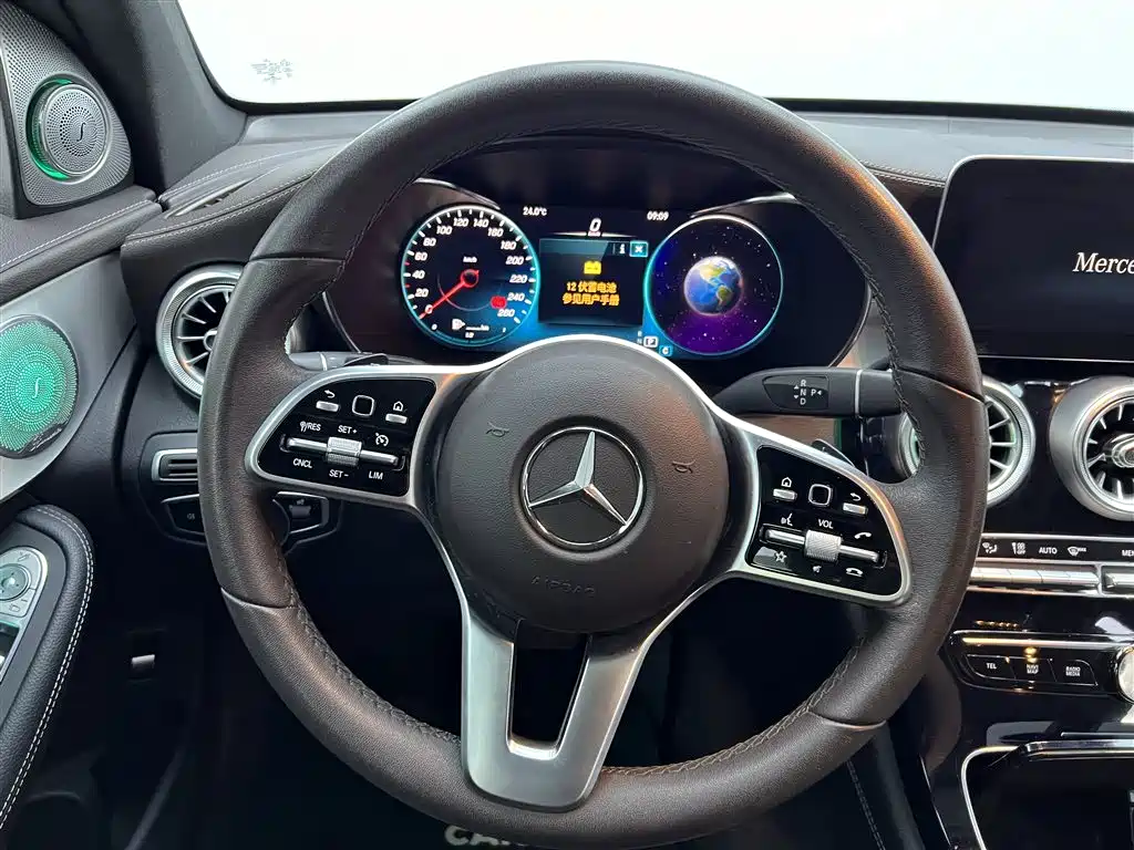 MERCEDES-BENZ GLC