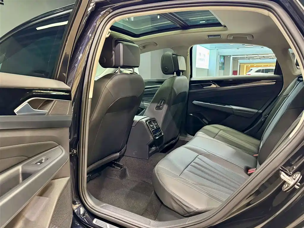 Volkswagen Passat 2024 380TSI Dragon Soaring Edition фото 19