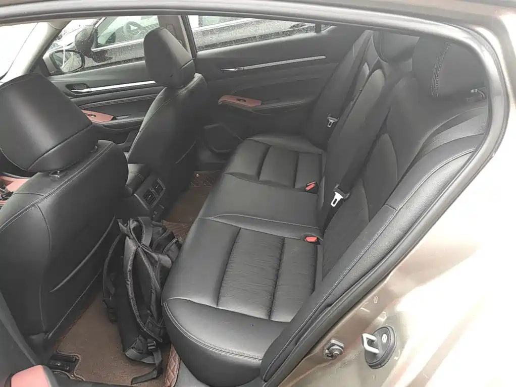 Photo 17 - Nissan Teana
