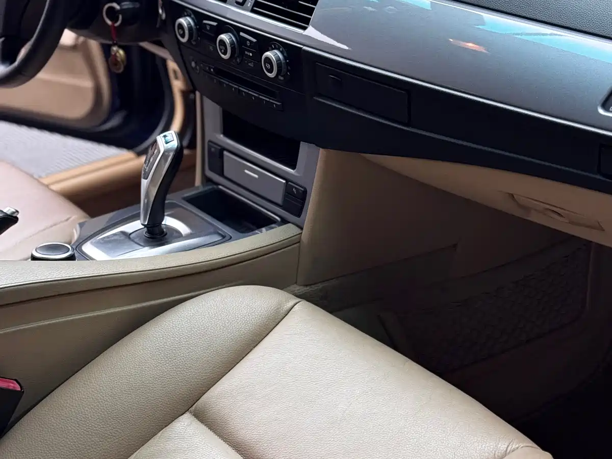 BMW 5 Series 2008 Model 523Li Leading Edition фото 11