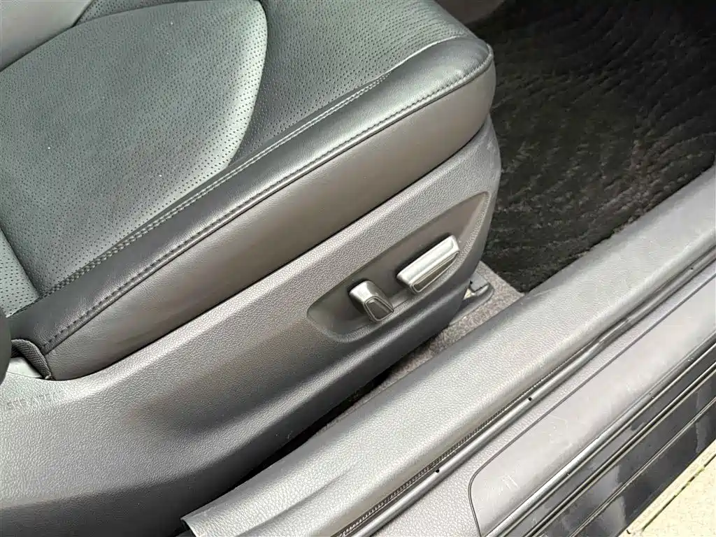 Toyota Avalon 2022 Hybrid 2.5L Luxury Edition фото 33