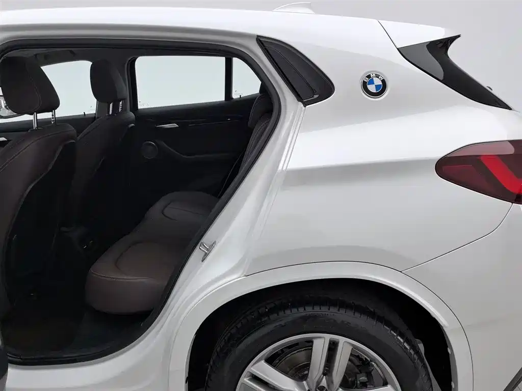 BMW X2 2023 sDrive25i M Sport Shadow Edition фото 15