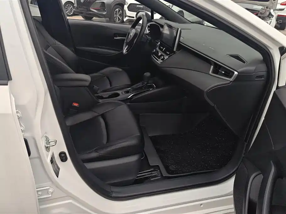 Toyota Levin 2023 185T CVT Luxury фото 8