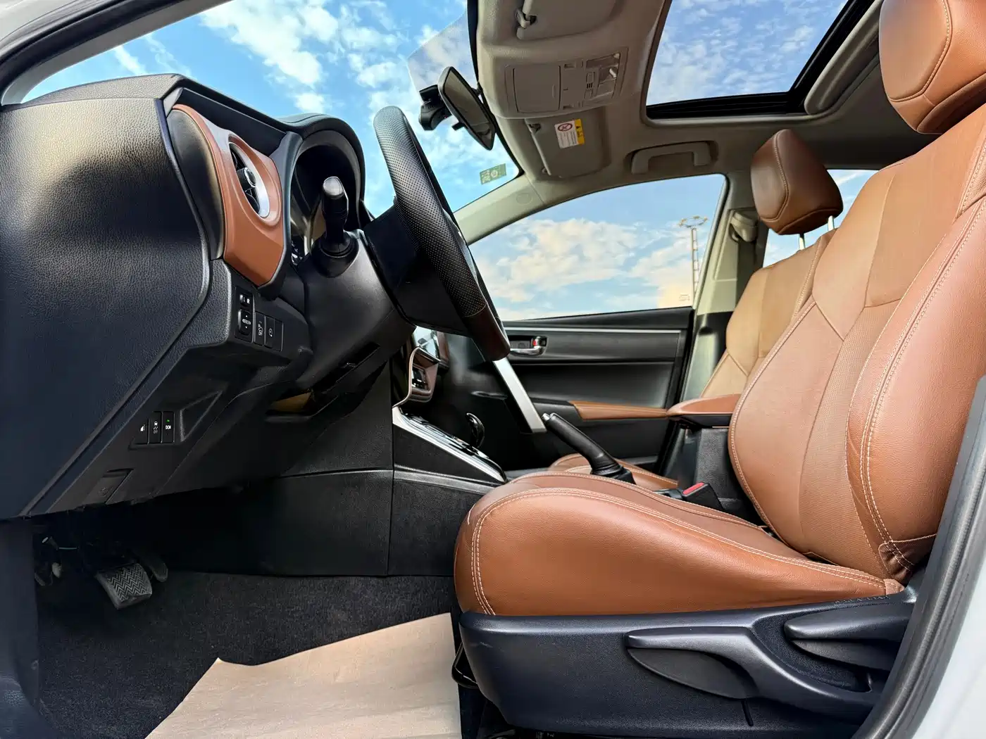 Toyota Levin Twin Engine E+ 2019 2019 1.8PH V E-CVT Luxury Edition