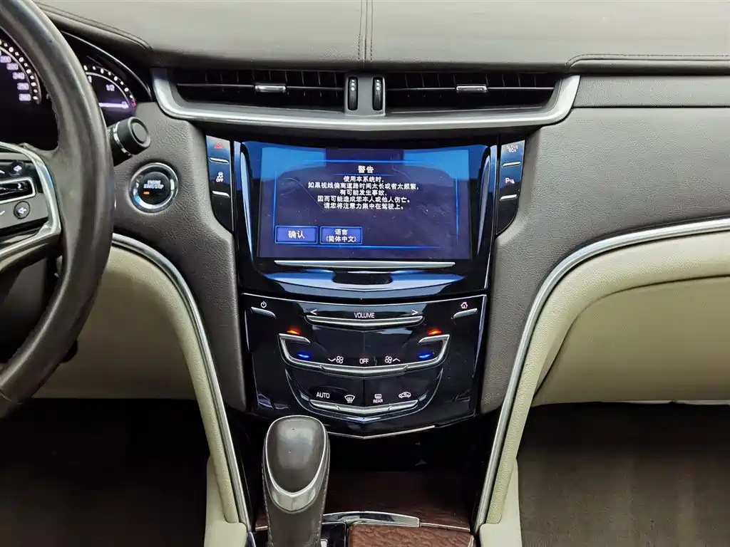 Cadillac XTS 2017 28T Technology фото 12