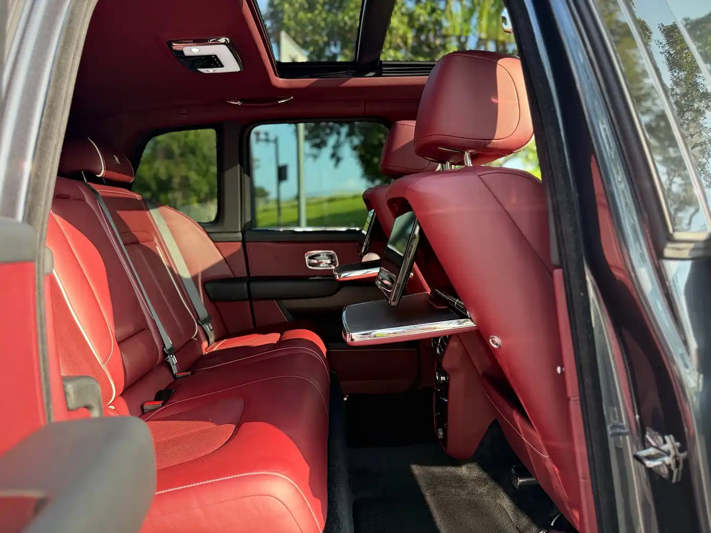 Rolls-Royce Cullinan 2019 2018 5-Seater Version