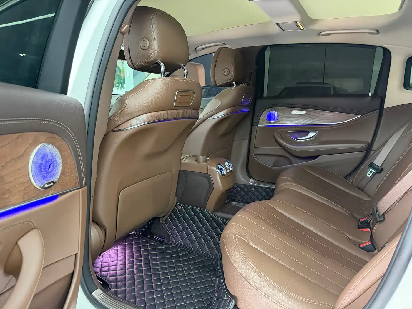 Mercedes-Benz E-Class 2016 E 300 L Fashion Type фото 5